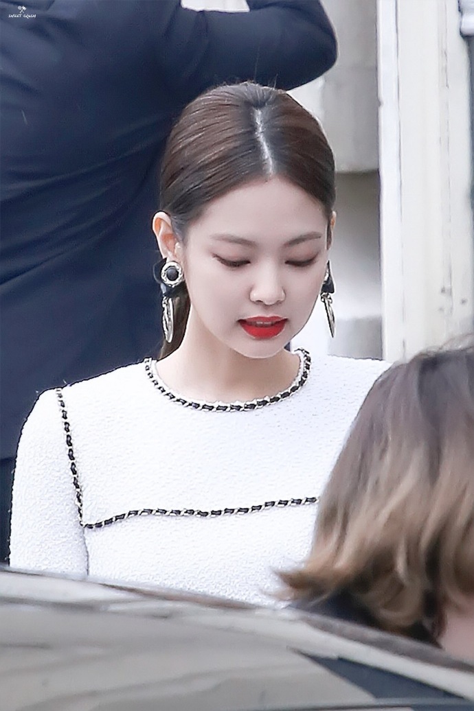 jennie:巴黎时装周 chanel秀场