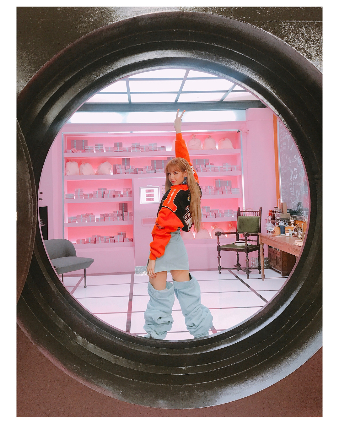 [blackpink][分享]180620 lisa-ros分享《ddu-du ddu-du》拍摄花絮