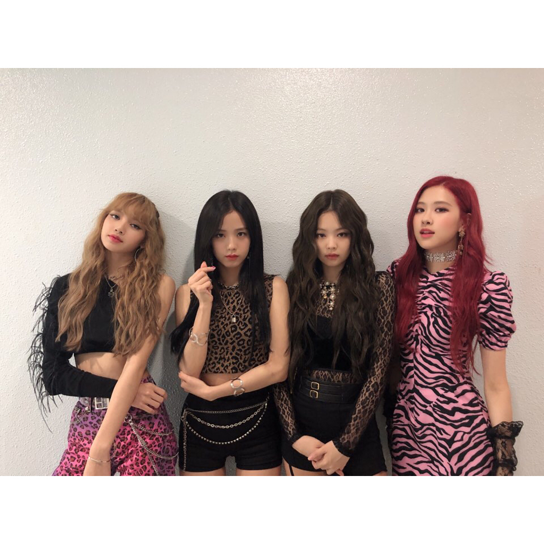 感谢了她们最爱的blink们: "#blackpink#blinks#得到人气歌谣1位真的