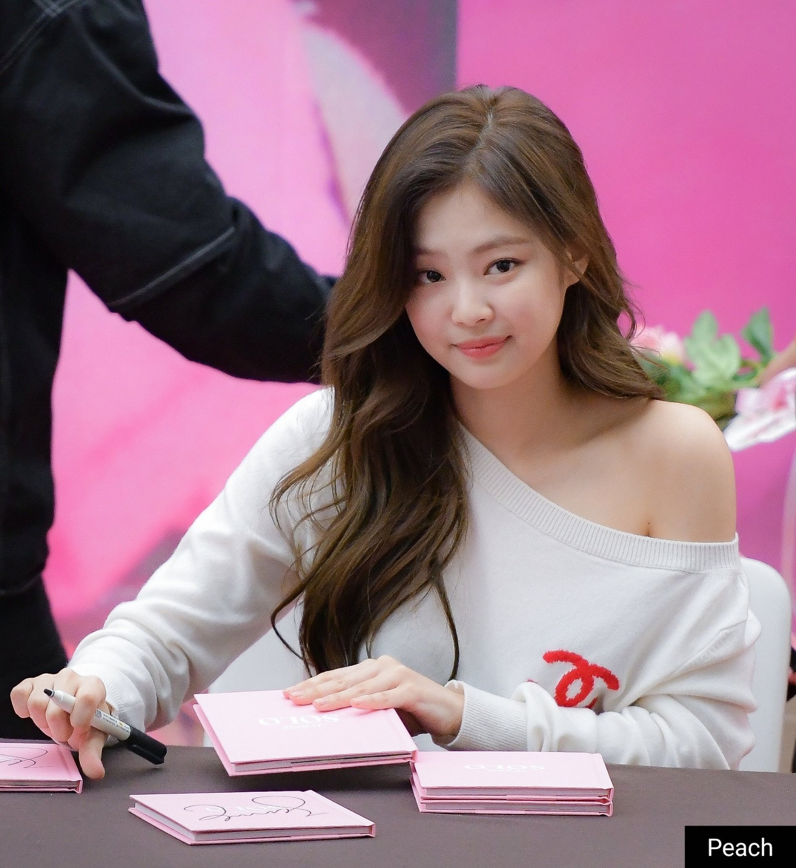 jennie:《solo》photobook發售紀念粉絲簽名會