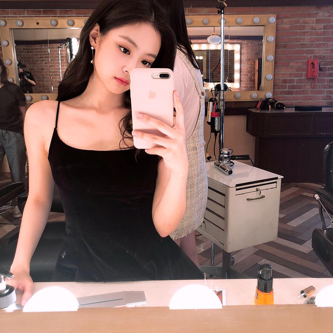 jennie公開美妝仙廣告拍攝花絮美照